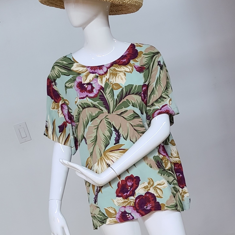 ✨️ Karen Kane Tropical Floral Top